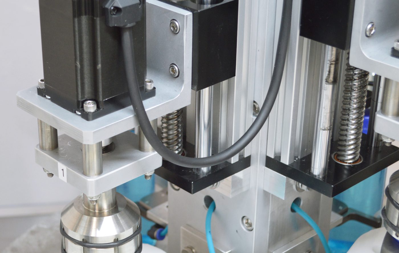 Accutek Servo Rotary Chuck Bottle Capping Machine